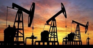 Petrol 2002'den Beri İlk Kez 25 Doların Altına Düştü
