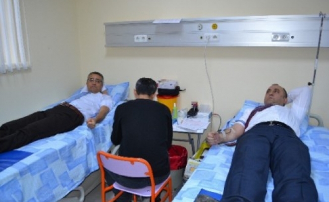 Cezaevi Personeli Kan Bağışı Yaptı...